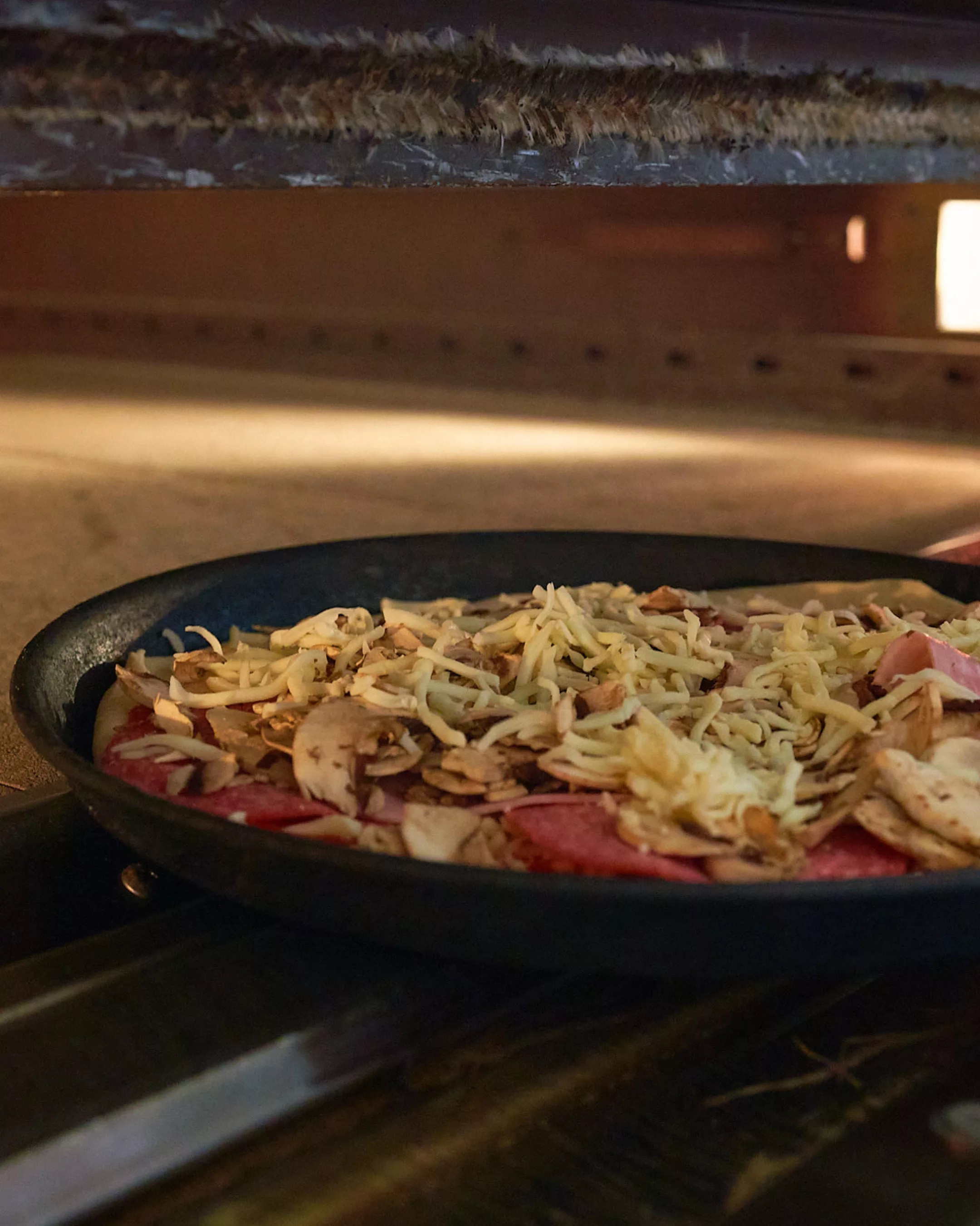 Social Media Post: Pizza Zubereitung